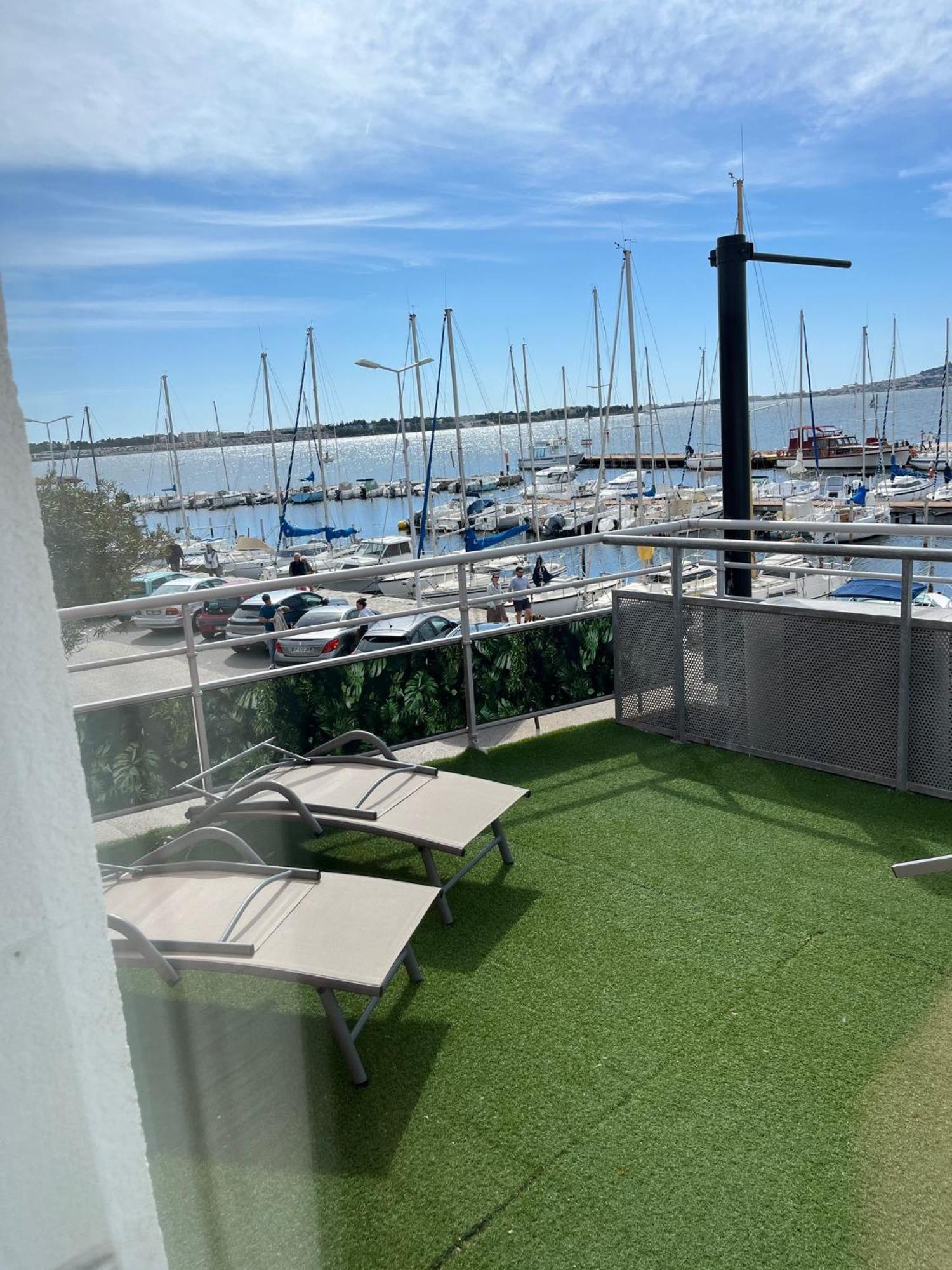 A La Voile Blanche Hotel Bouzigues Exterior photo